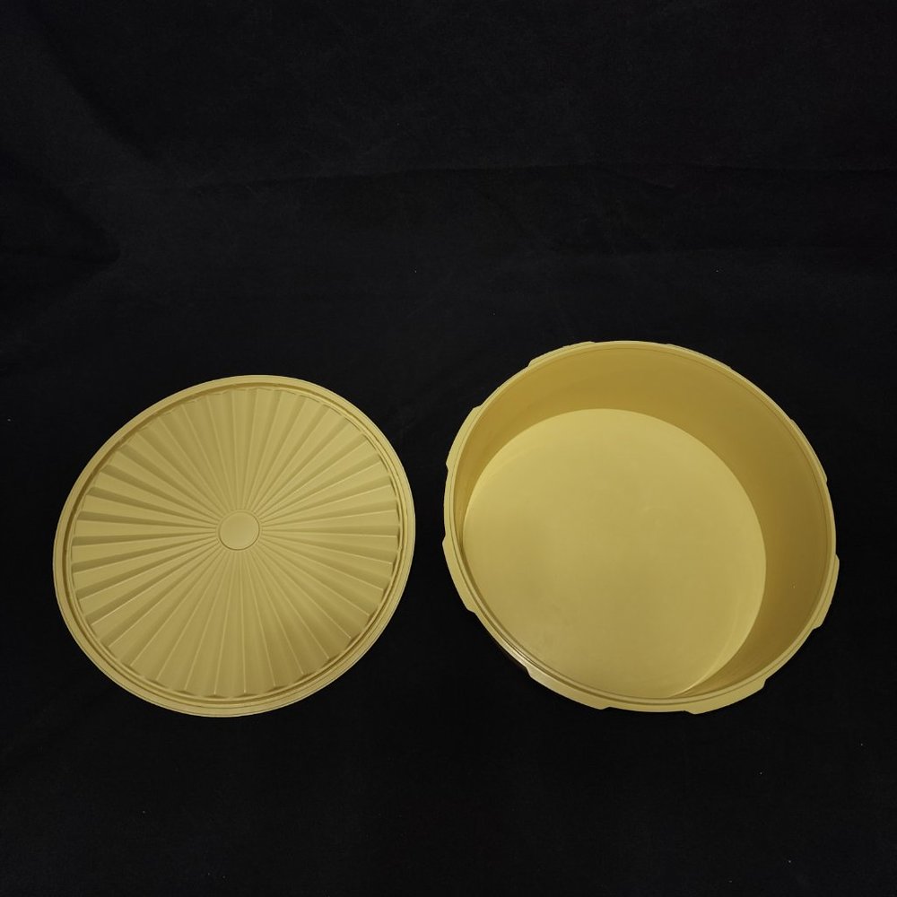 Vintage Tupperware Sunburst Containers Set of 3 - Picture 4 of 5